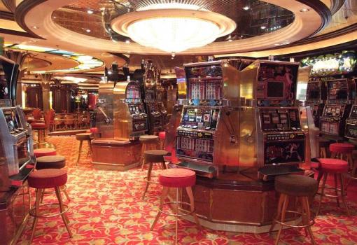 El Casino del buque, donde podrá probar suerte...quien sabe?